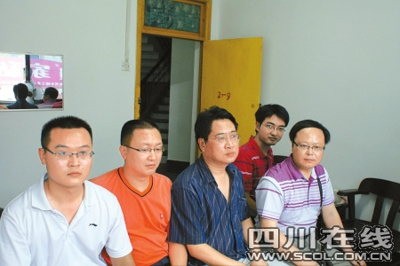 [转帖]为抢生源 泸县一中5名教师在合江被打跪