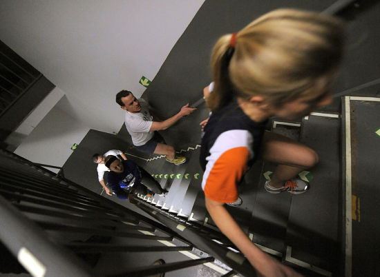 教你如何跑楼梯减肥健身不伤身_健康频道