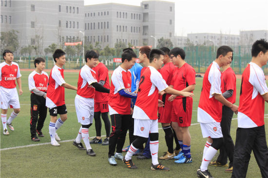 天一学院与四川工业科技学院足球友谊赛完美上