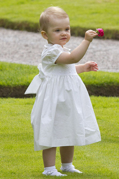 英王室宝宝呱呱坠地 欧洲王室小成员时尚大比